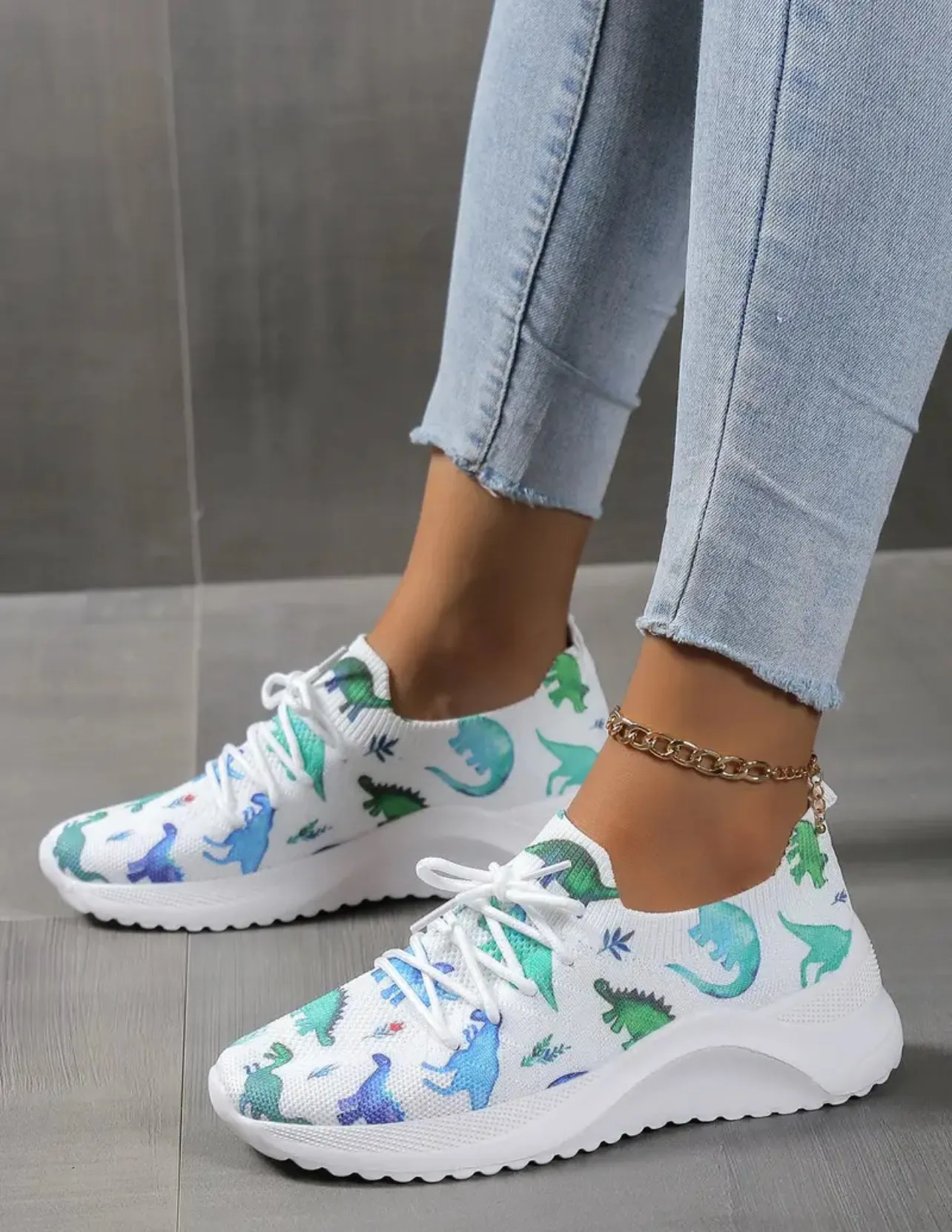 Dinosaur Lace Up Low-Top’s