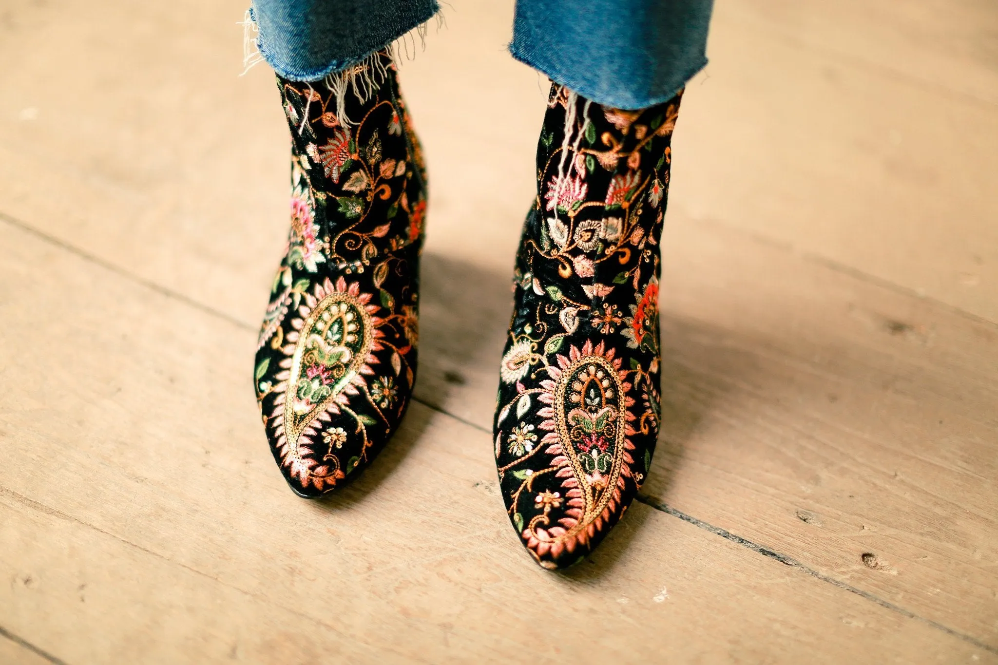 EMBROIDERED VELVET BOOTS LOU