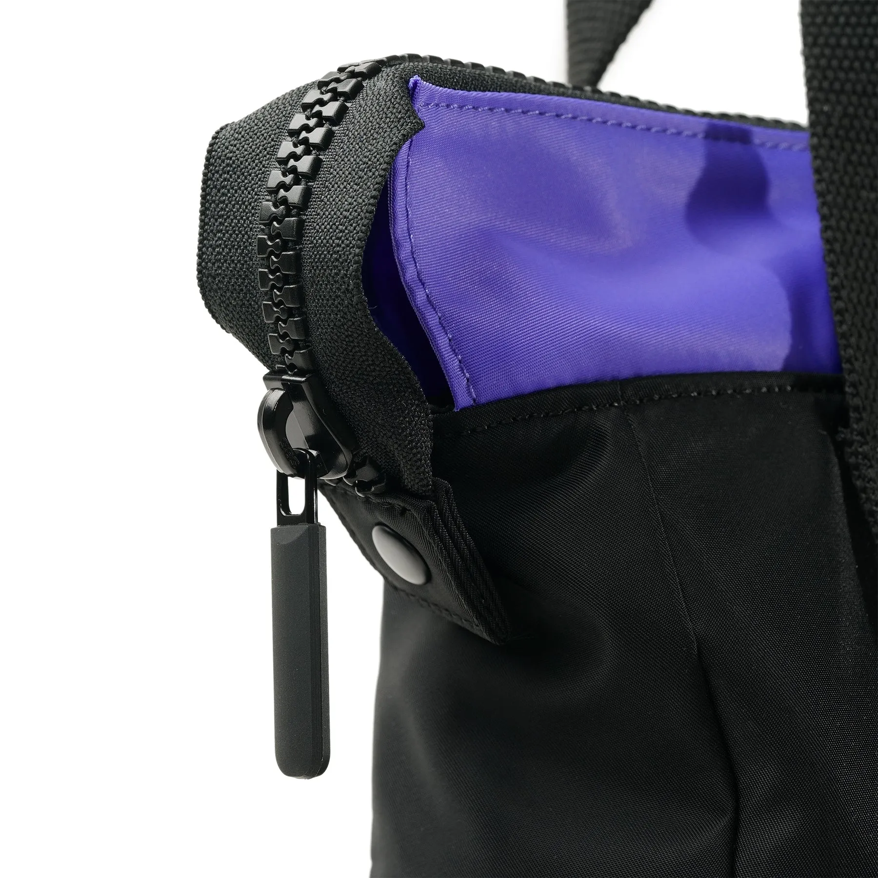 ROKA Creative Waste Bantry B Black / Simple Purple Small Recycled Nylon Bag